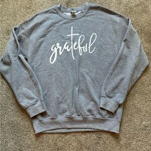 Woman medium grey crew neck